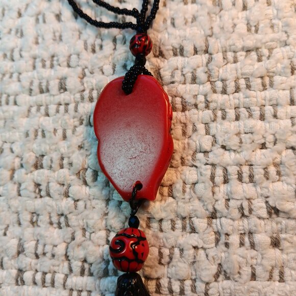 Robert Rose red & black rose tassel seed bead long necklace - Picture 5 of 11